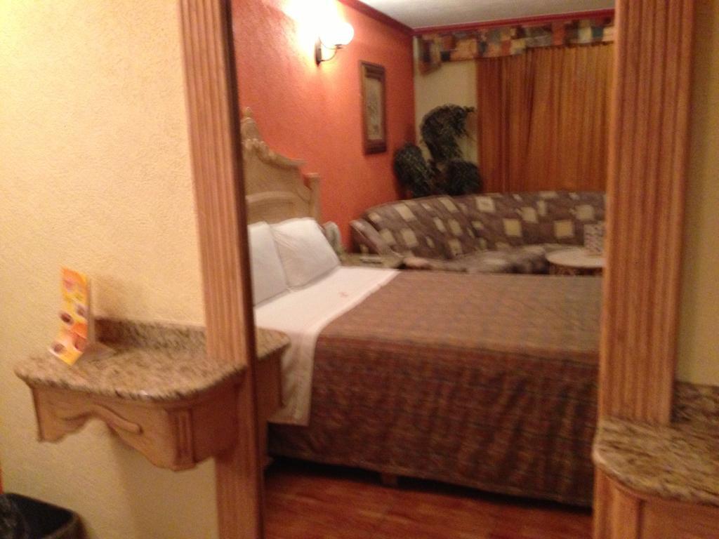 Hotel La Paz Гвадалахара Экстерьер фото